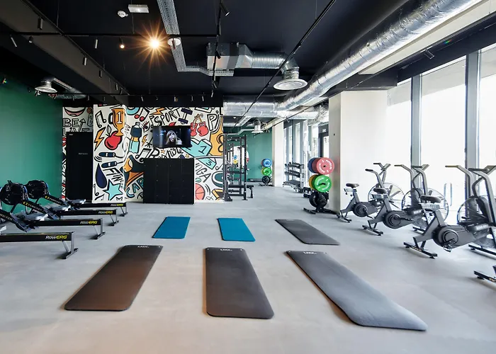 מלון Hife Toulouse Sud *